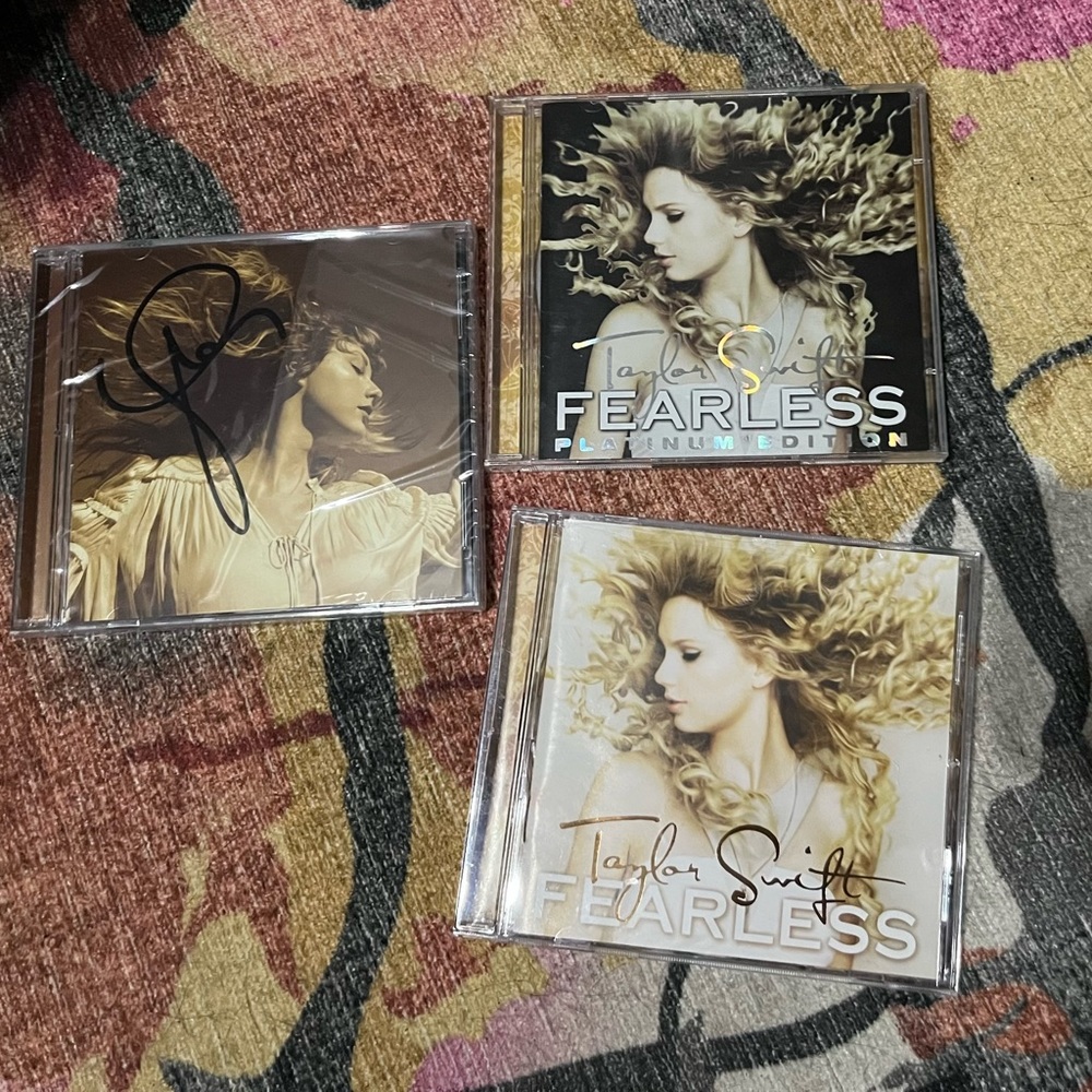 Signed Taylor Swift Fearless Album